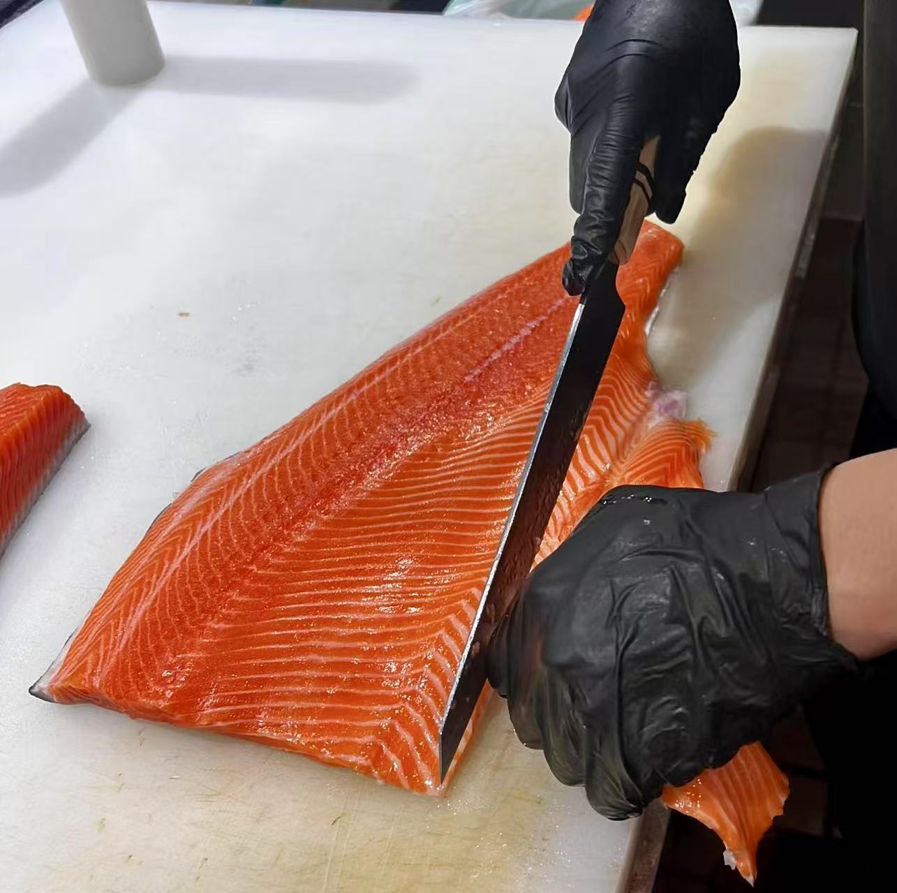 Fresh Sashimi Grade New Zealand King Salmon (Skin off)